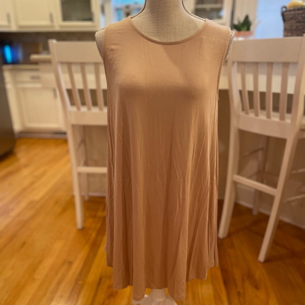 💜 5 for $25 or 3 for $18 Wishlist tan sleeveless dress